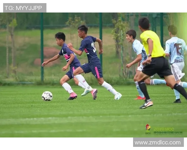 足球明星联袂演绎时尚潮流盛典精彩瞬间回顾与展望